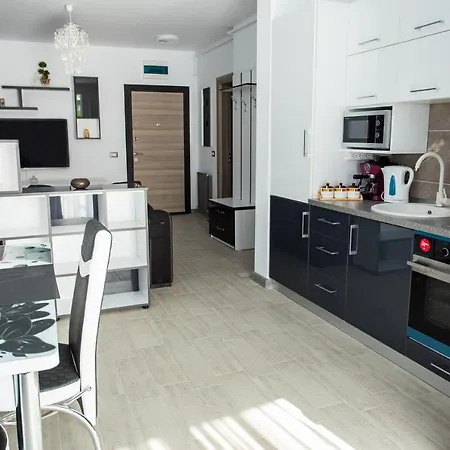 Apartament Black&white 4 * Năvodari